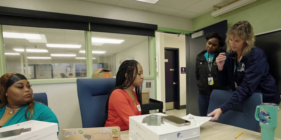 Figgers Foundation Provides Tablets to Support Coral Sunset Elementary Students