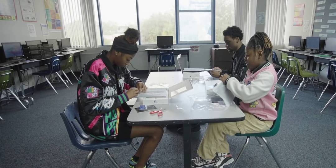 Figgers Foundation Equips Florida Futures Academy Students with Tablets for Academic Success